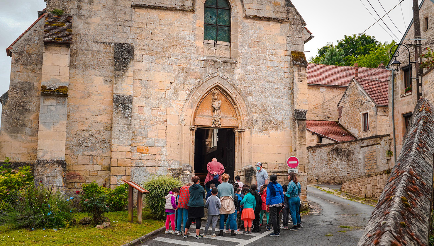 Monte Laster, ambassador in Cramoisy