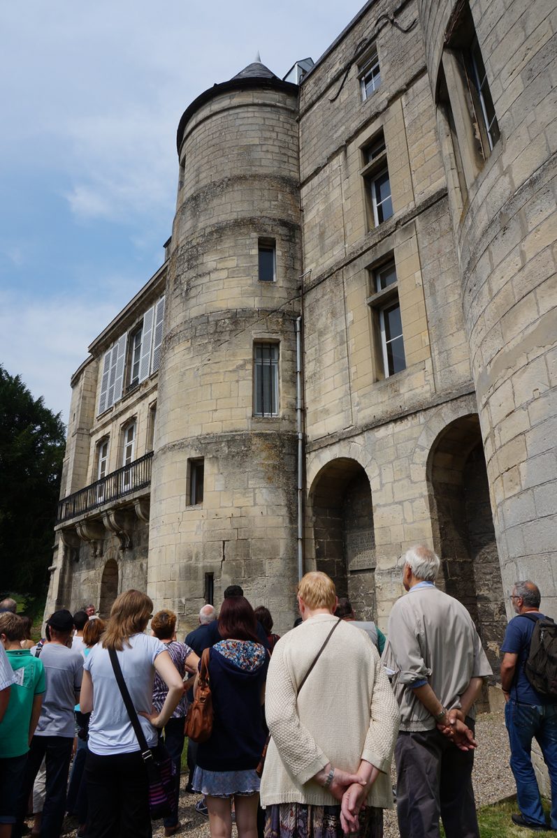 Château de Montataire rénovation histoire Condé henri IV 4 Oise visite guidée famille Bernet