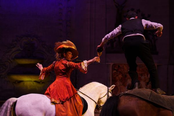Spectacle équestre – « Un jour à Paris » aux Grandes Écuries de Chantilly