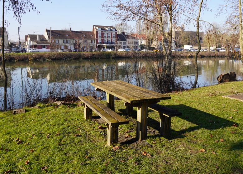 Aire de pique-nique de Saint-Maximin_berges de l’Oise - Copyright : Creil Sud Oise Tourisme_Tartaglione Anthony