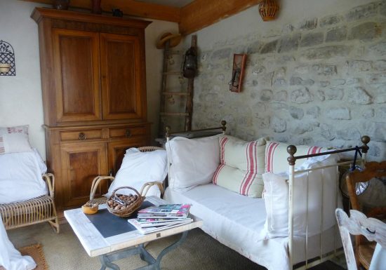 La ropa de cama y el anfitrión