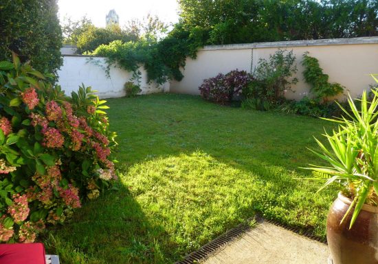 La ropa de cama y el anfitrión