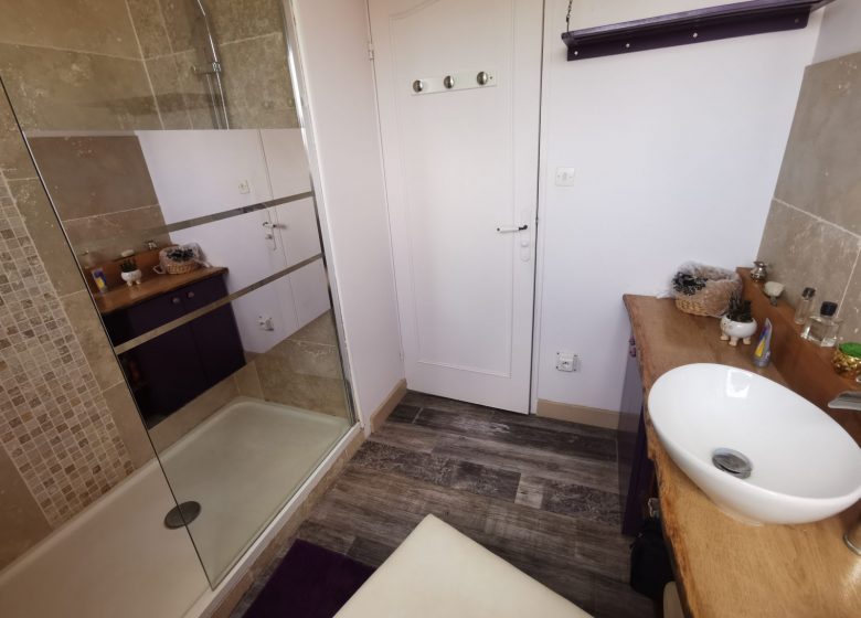 « Le Nid du 10ème » Chambre chez l&rsquo;habitant - Droit d'auteur : SALATA Viviane