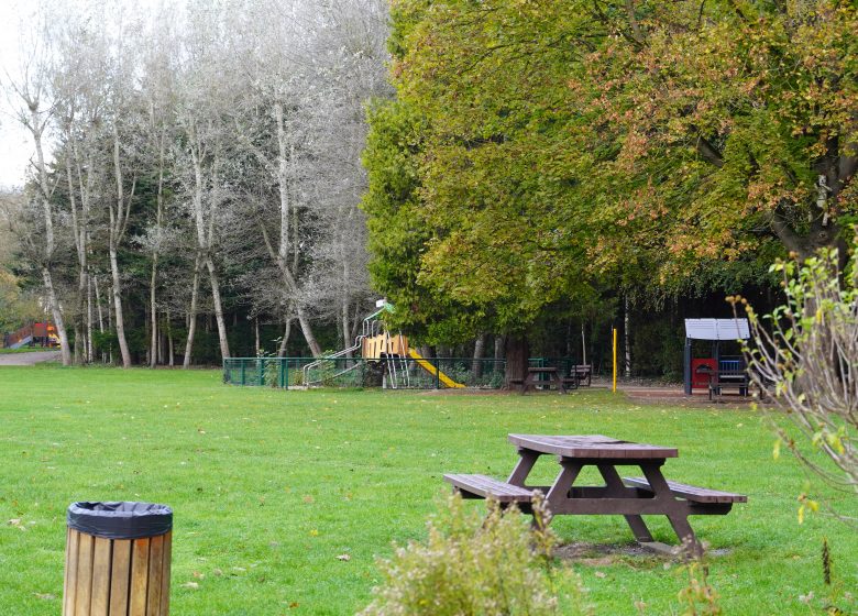 Luftschloss im Park de la Brèche - Urheberrecht: Creil Sud Oise Tourisme_Tartaglione Anthony