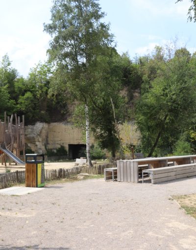 Picnic area in the Parc Robert Dorneau
