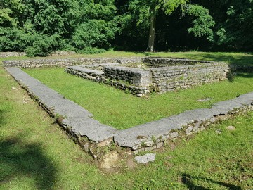 Bezoek aan de Halatte tempel
