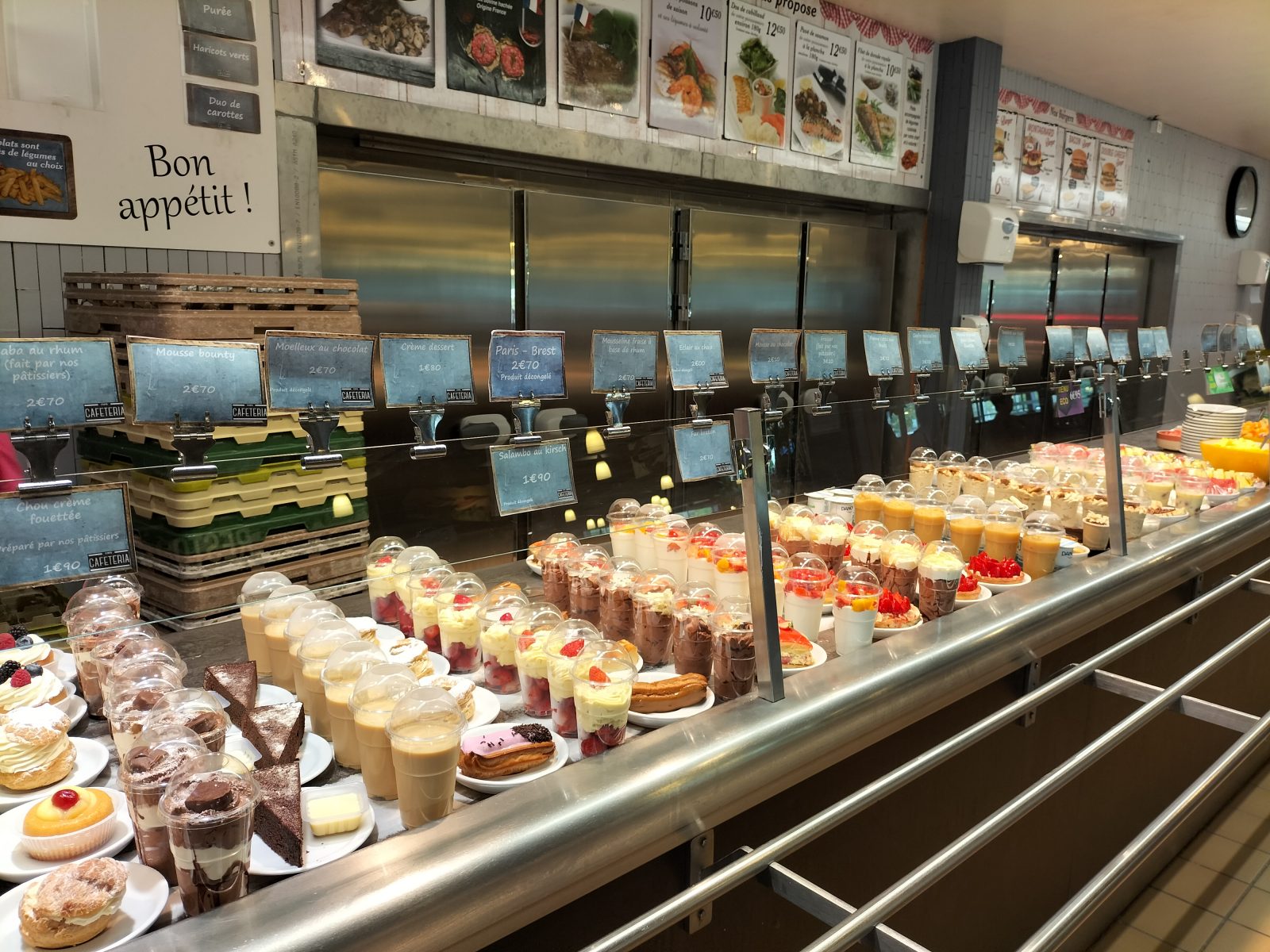 Carrefour cafetaria